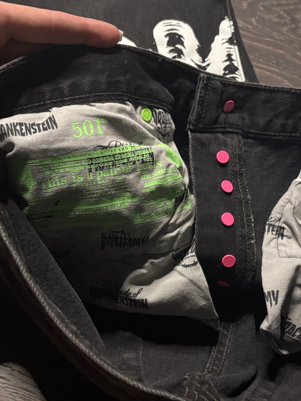 NWT LIMITED EDITION RARE Levi's X Universal Monsters Bride of Frankenstein Jeans - Picture 6 of 8